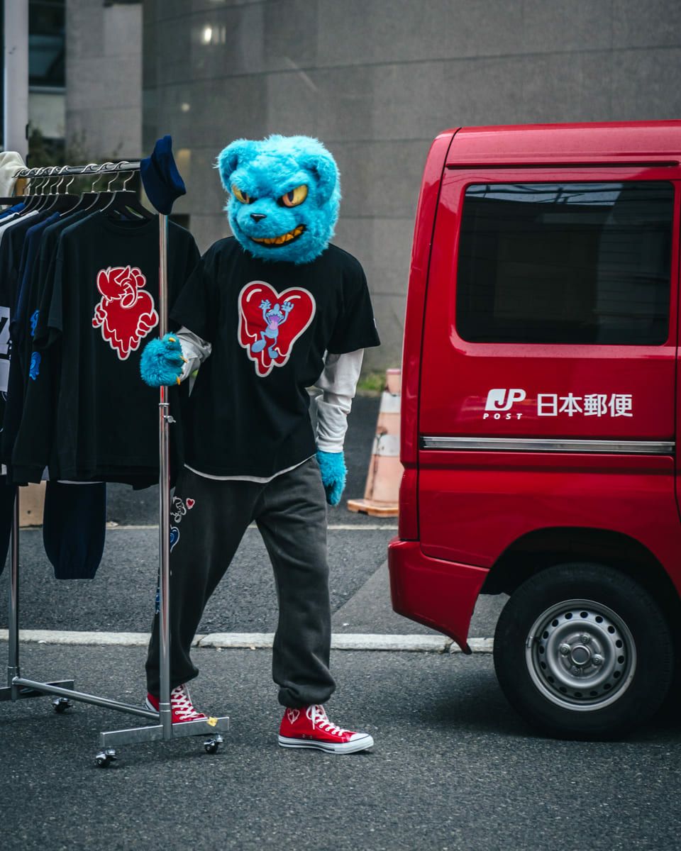 EMOTIONALLY UNAVAILABLE×COIN PARKING DELIVERY CPD LOGO S/S TEE