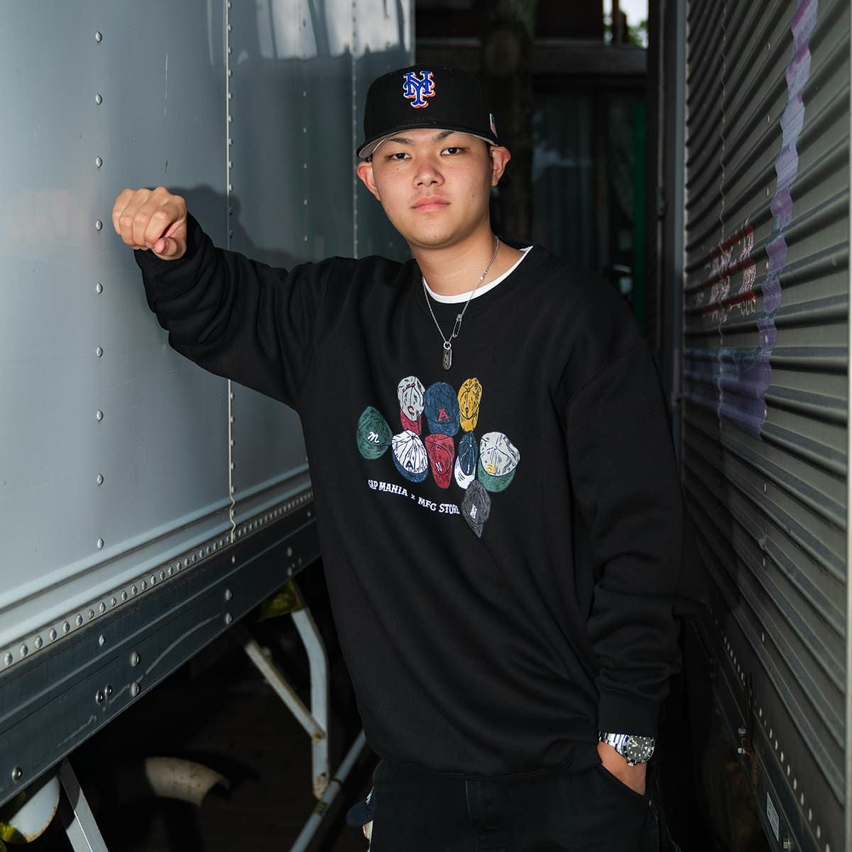 MFC STORE CAP MANIA COLLABORATE CREWNECK | MFC STORE OFFICIAL